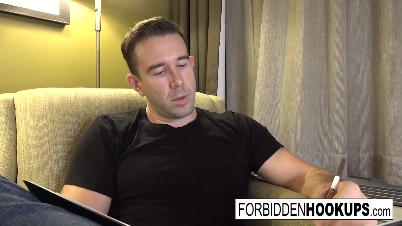 This Dude Pumps His Cock Into His Step