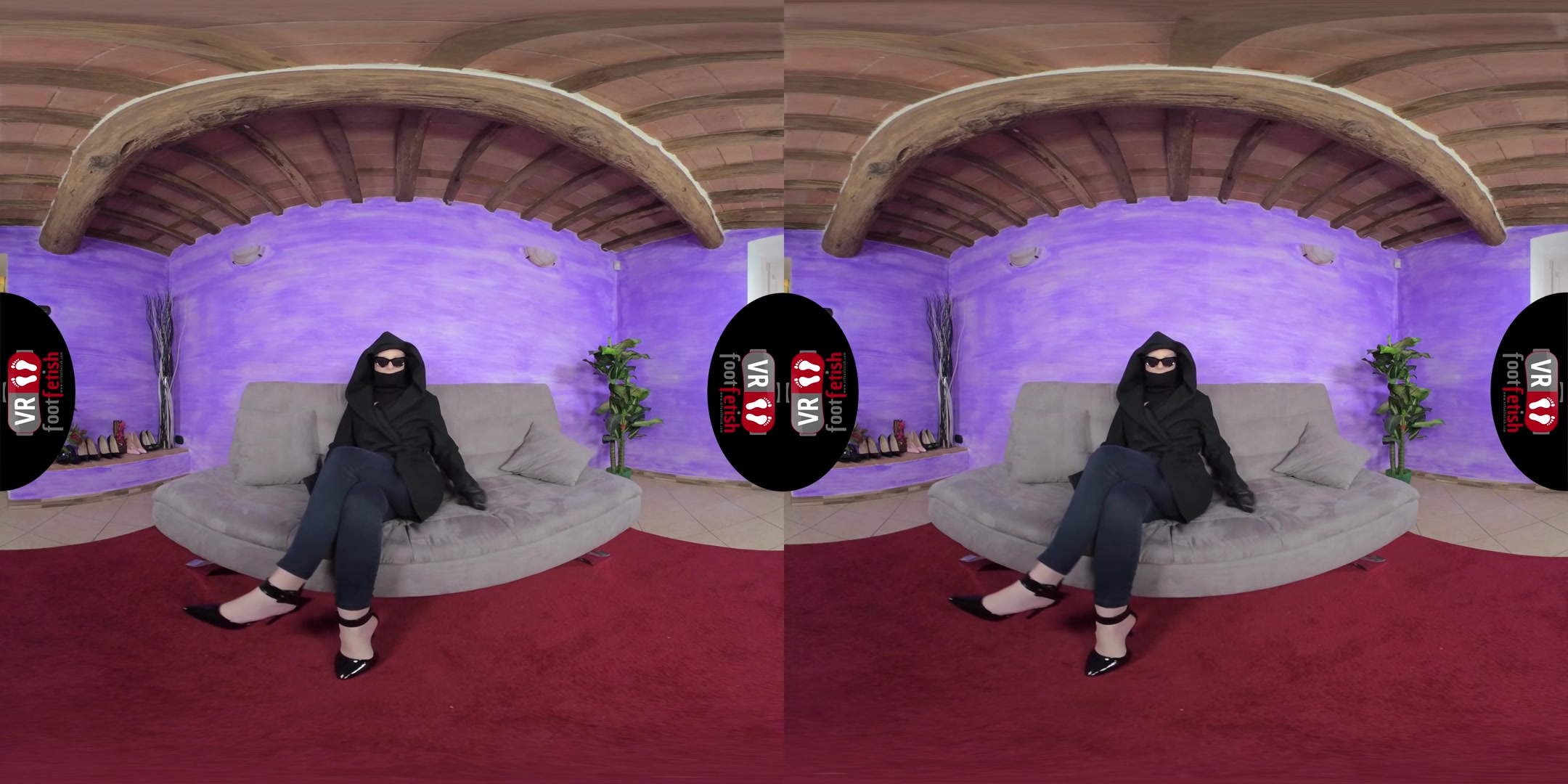 Steamy Hot Pantyhose Encasement Tease With Gorgeous Miss Venere - VRFootFetish