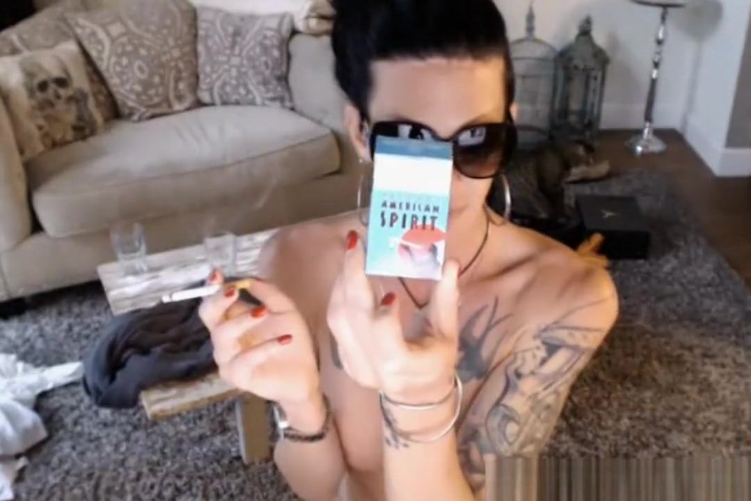 Hot Tattooed Shemale Masturbate On Cam