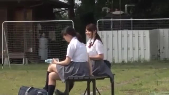 05750,A woman who is fucked and writhes in agony