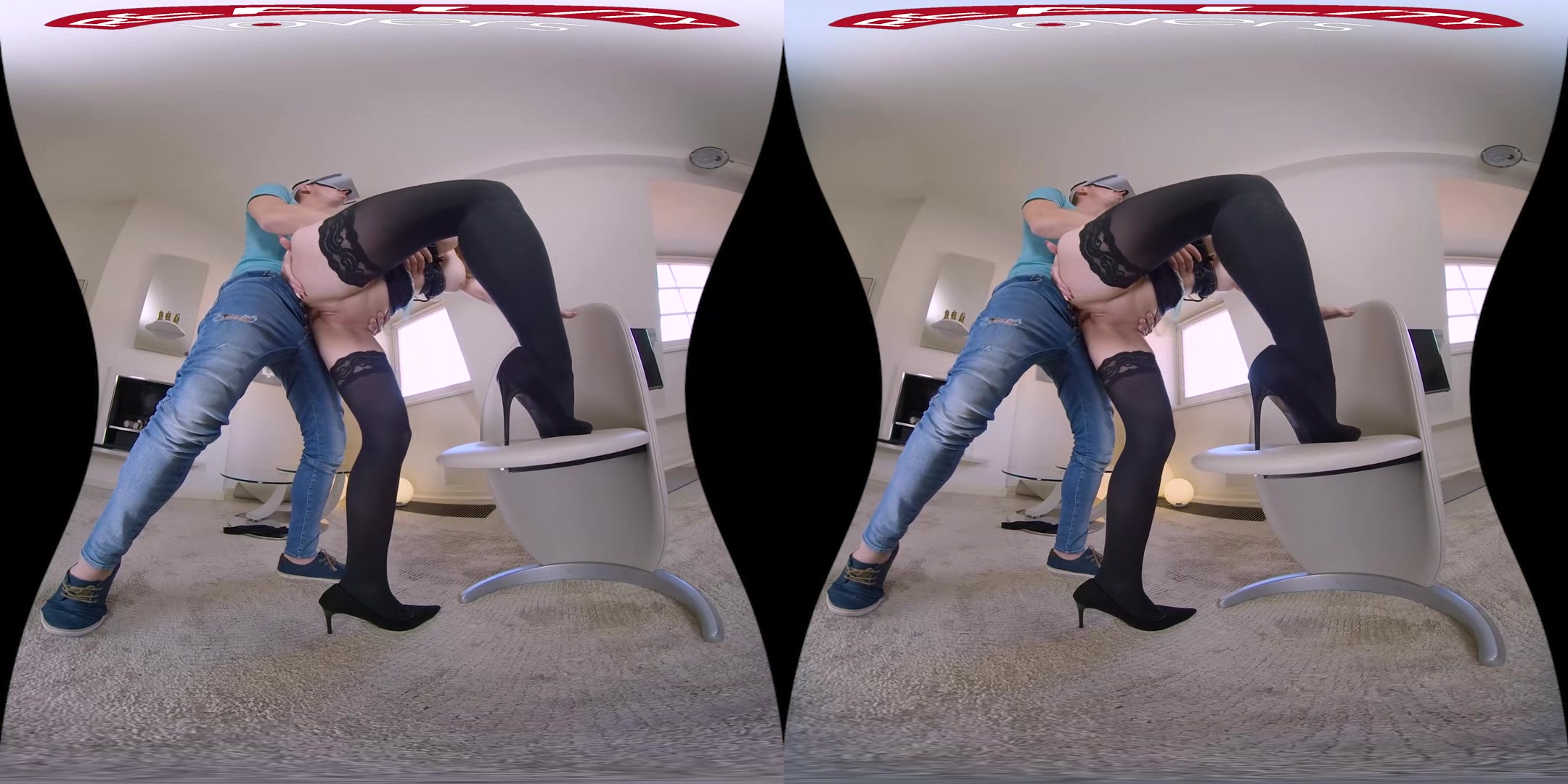 Stepmom's VR Surprise - RealityLovers