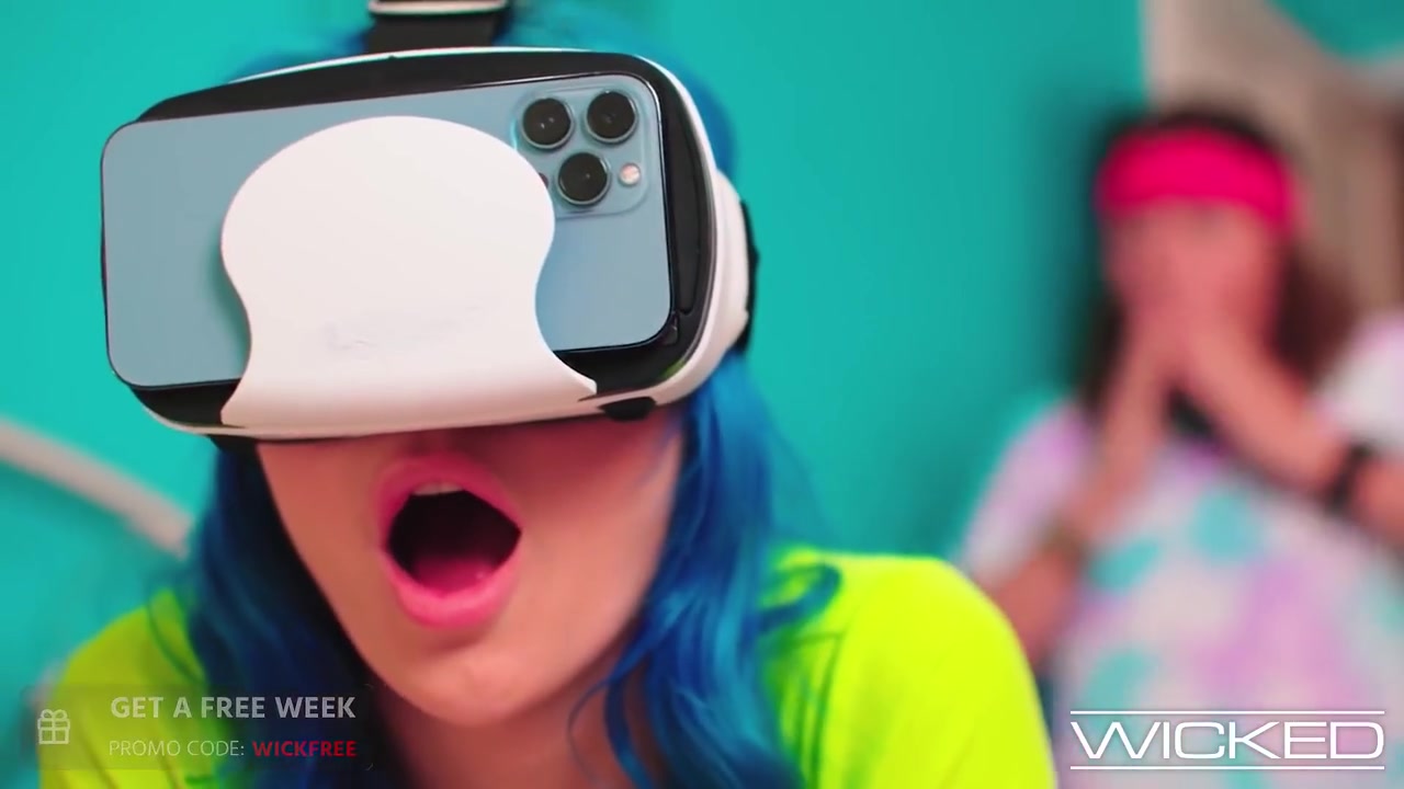 Tries Vr & Gets Fucked Doggystyle For Real - Jewelz Blu