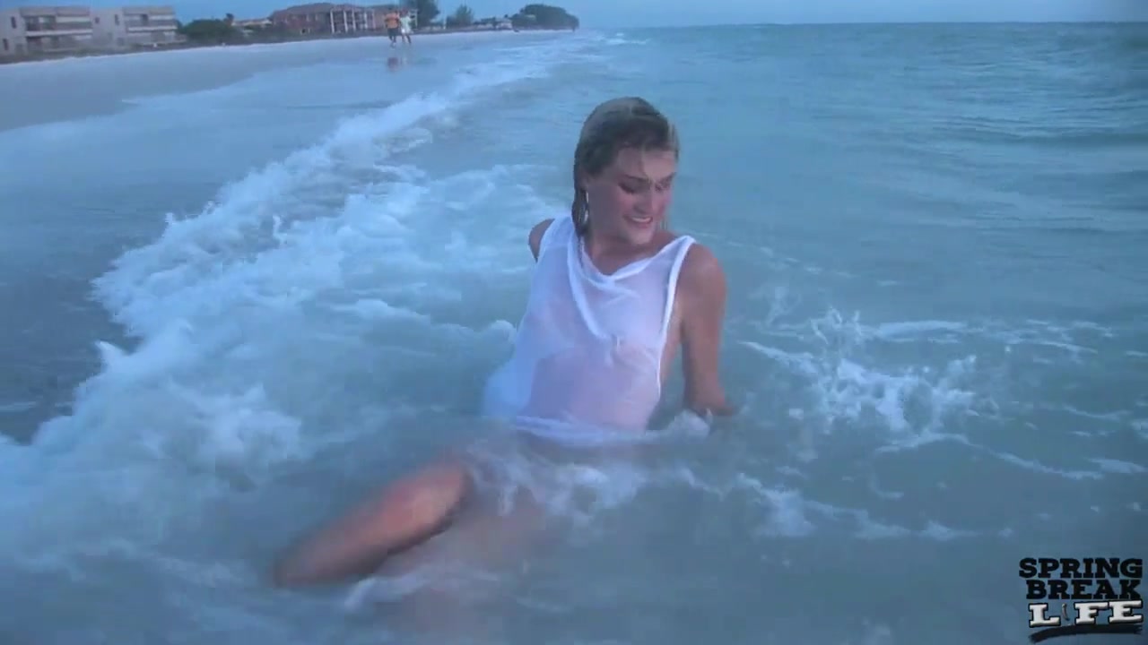 Super Skinny Blonde Playing Naked in the Gulf of Mexico - SpringbreakLife