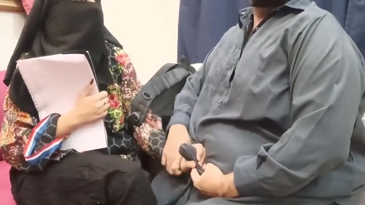 Desi student 18+ Girl In Hijaab Fucked By Tution Teacher