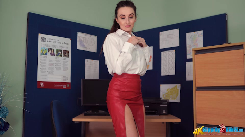 Sophia Smith - I Lost The Bet - BoppingBabes