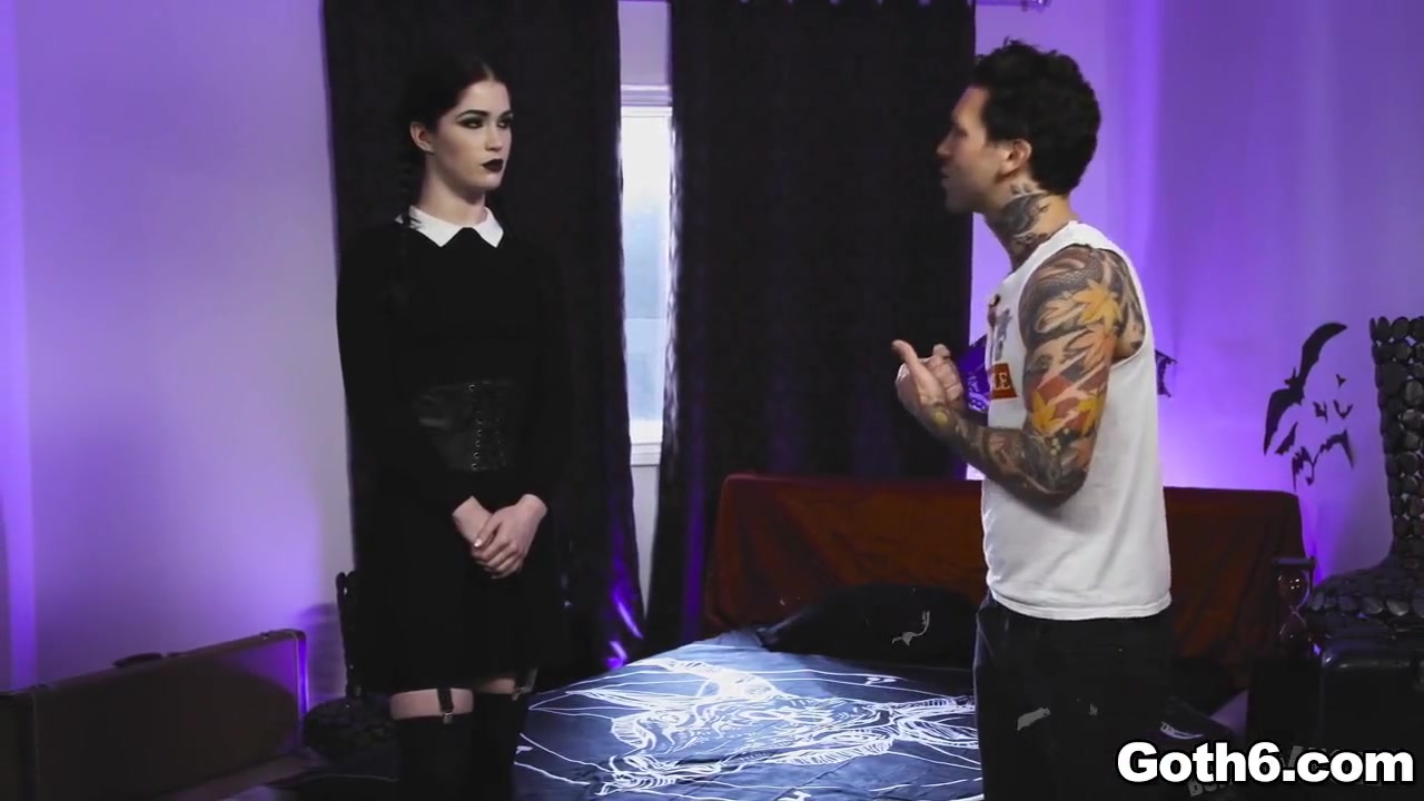 Small Hands In Sings To Win Evelyns Pussy Back