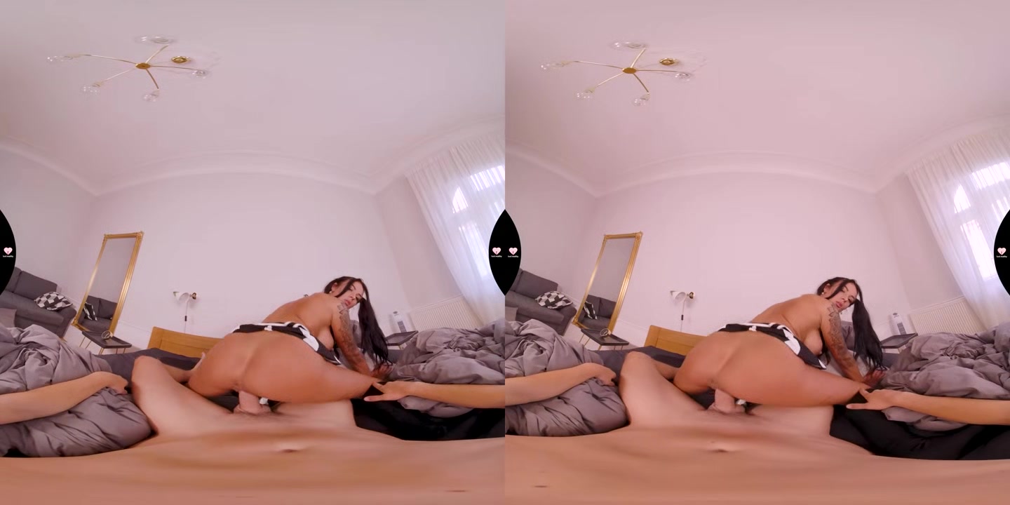 Your Girlfriend Is Cheerleader Slut - LustReality