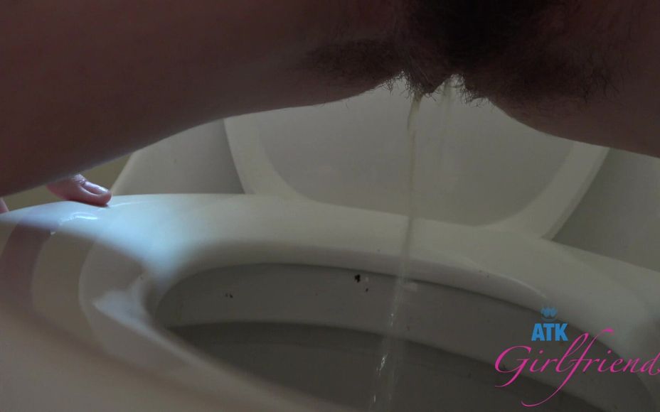 Rosalyn Is Preparing For The Date, She Walks Nude Around The House And Pisses In The Toilet