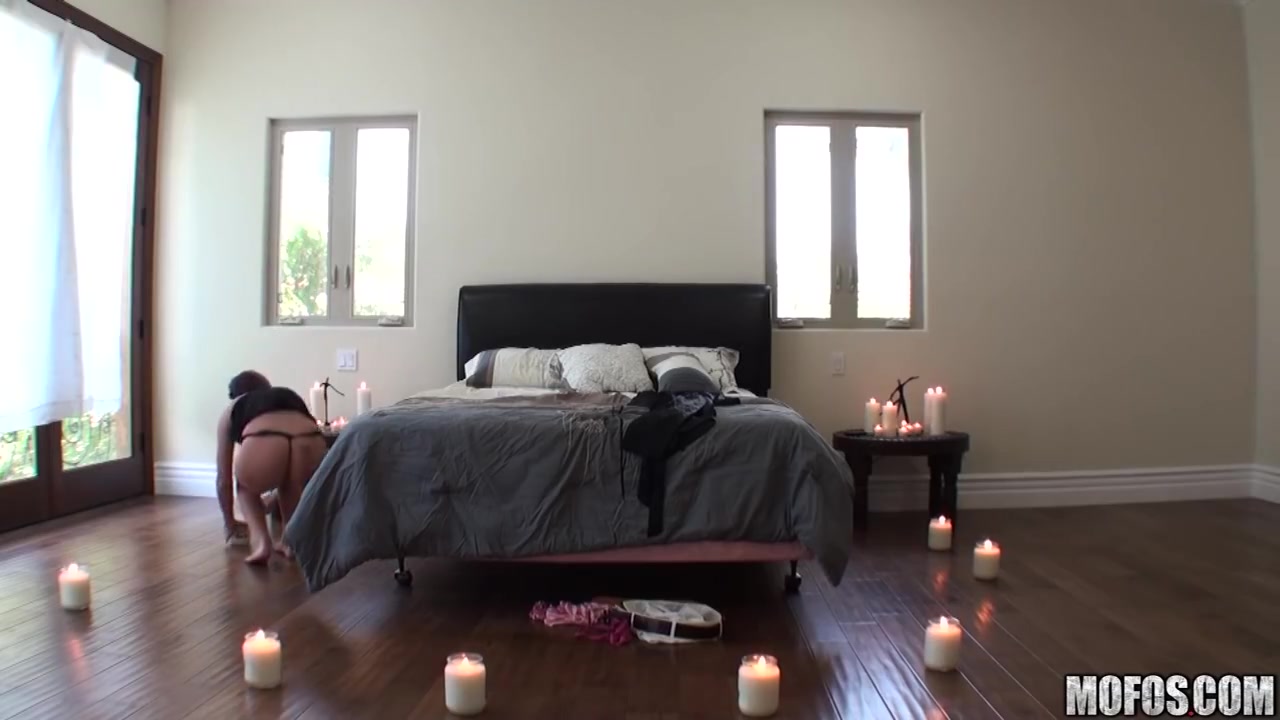 A Cumming Home Busty Gift