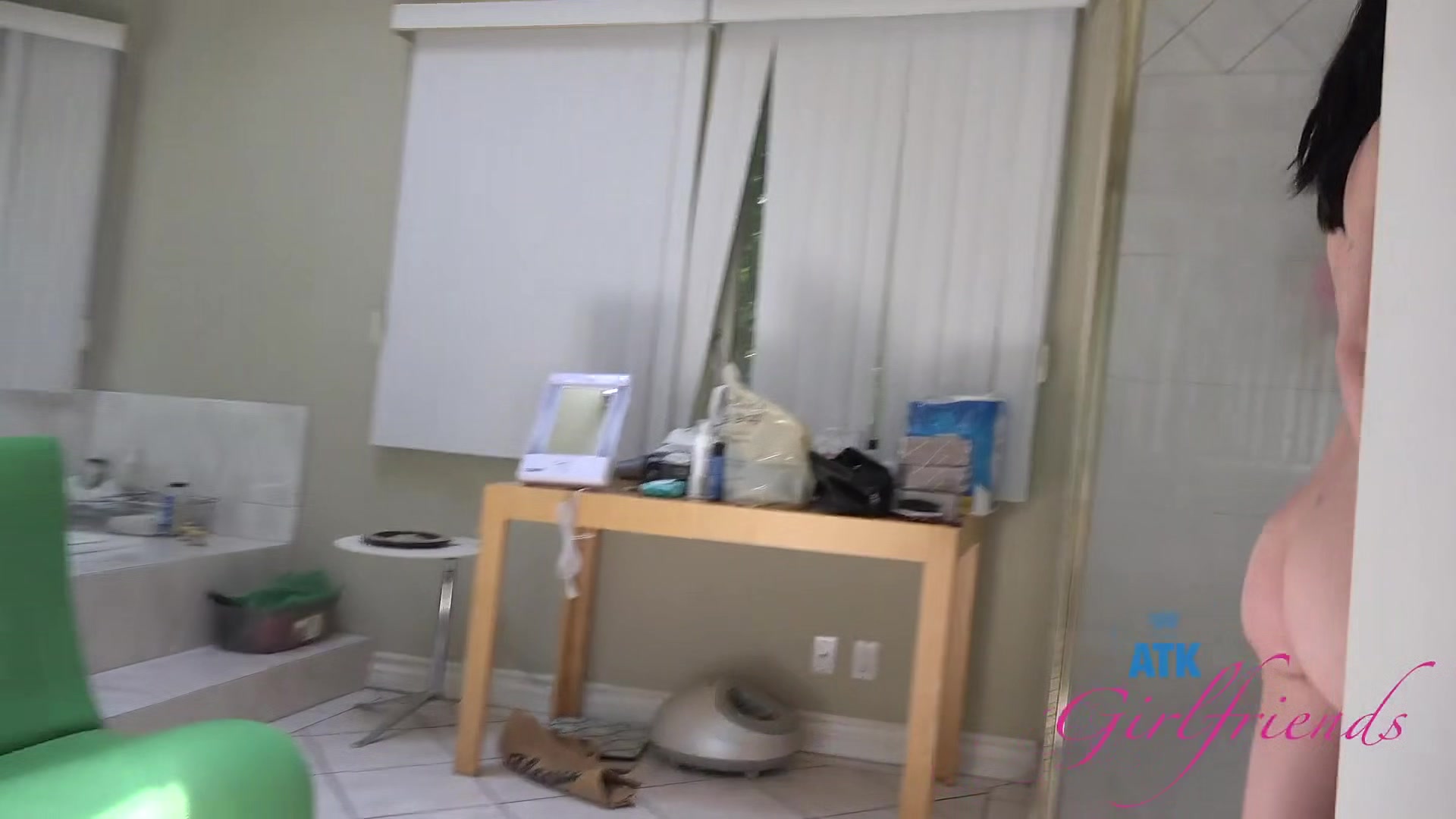 Rosalyn Is Preparing For The Date, She Walks Nude Around The House And Pisses In The Toilet