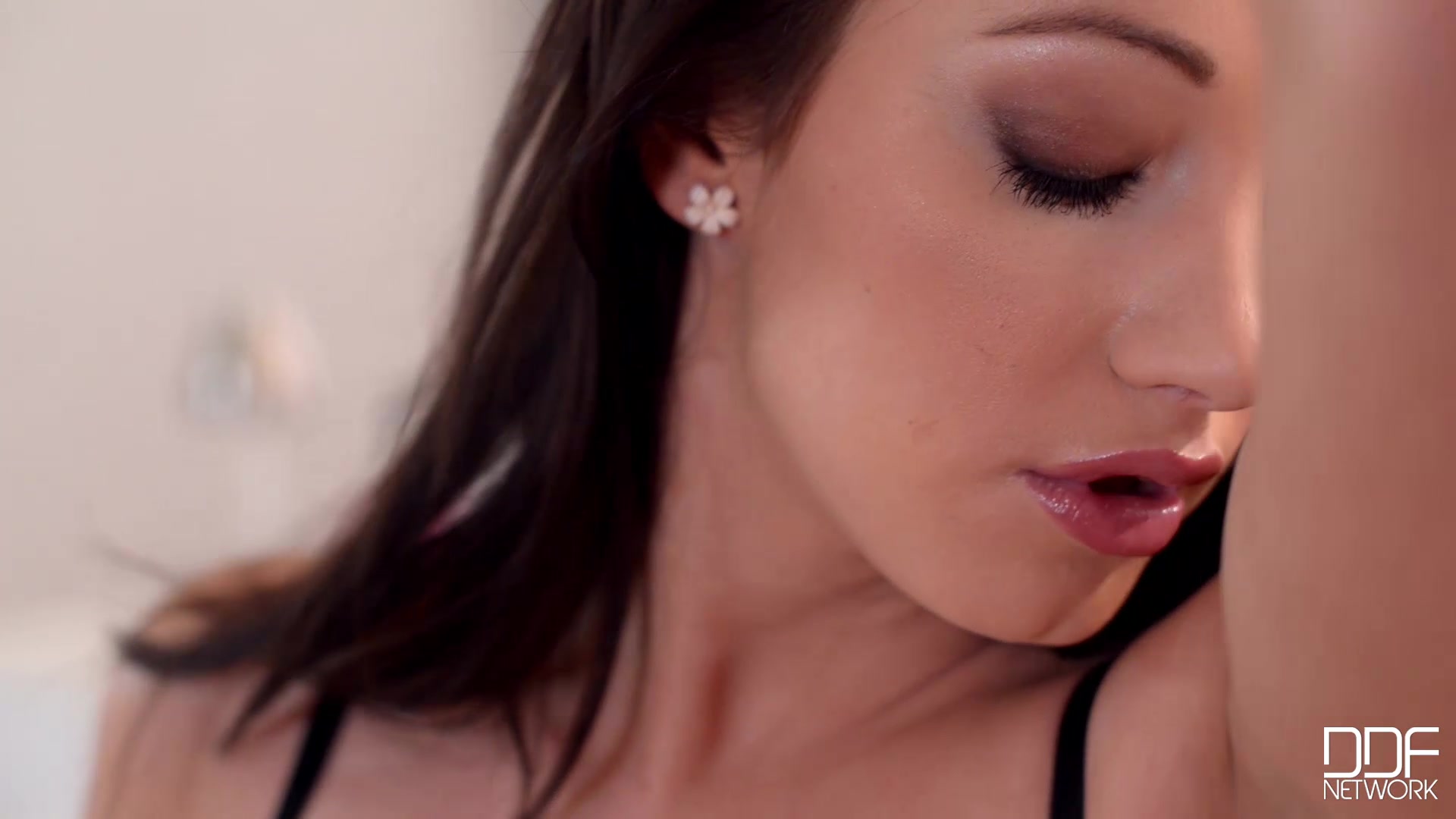 Gentle and Inviting - PornWorld