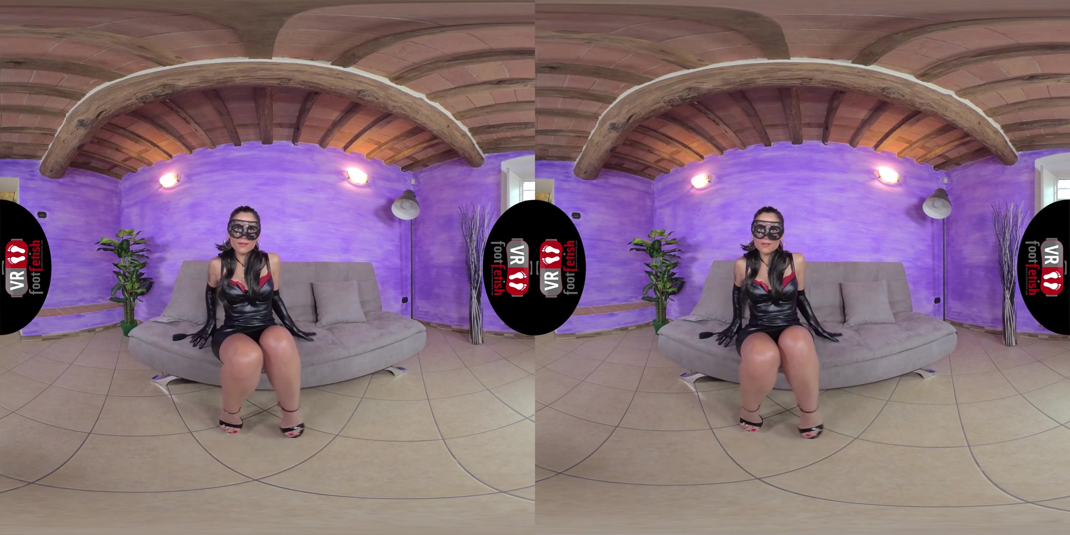 Mistress Chiara Rolls Down Her Stockings And Flaunts Her Sexy Feet - VRFootFetish