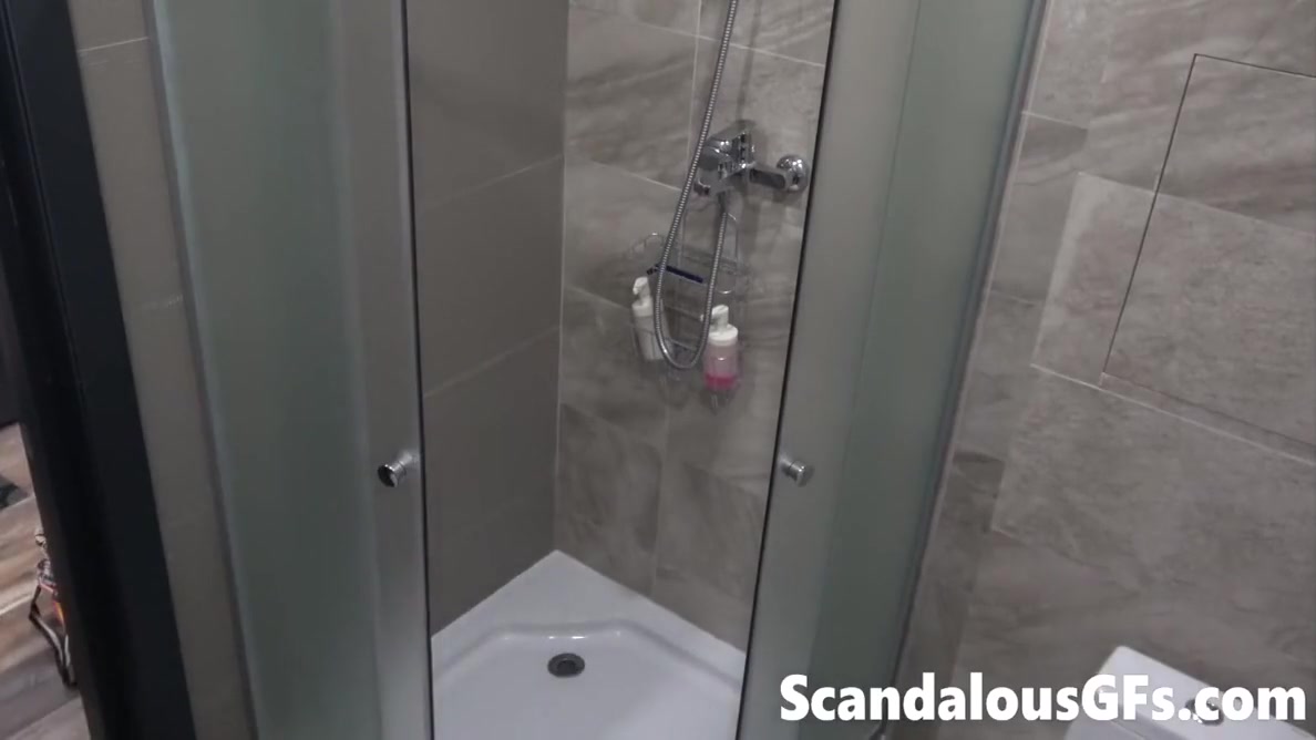 My Insanely Hot Nude Girlfriend Bathing