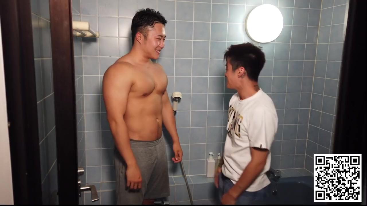 Muscle Men Strip Naked And Cosplay After Hot Shower