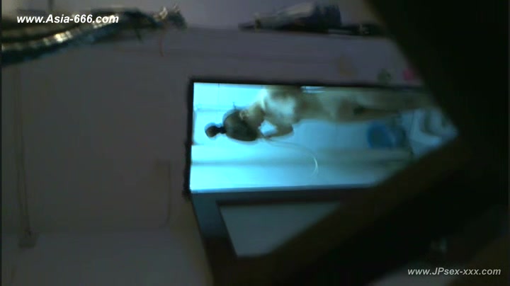 peeping chinese girls bathing.13