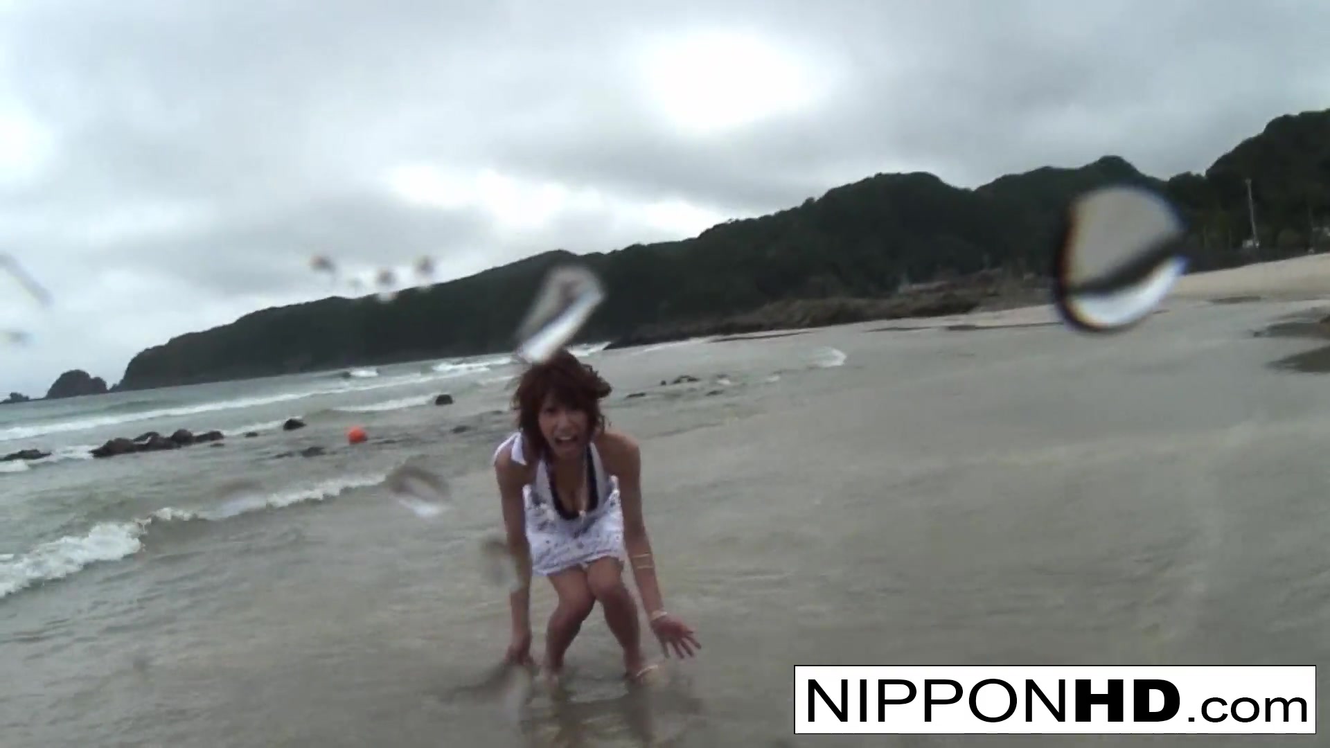 Asian Hottie Blows Her Man At The Beach - NipponHD