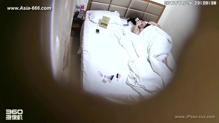 Hackers use the camera to remote monitoring of a lover's home life.435