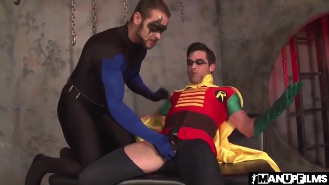 Nightwing Fondles Robin