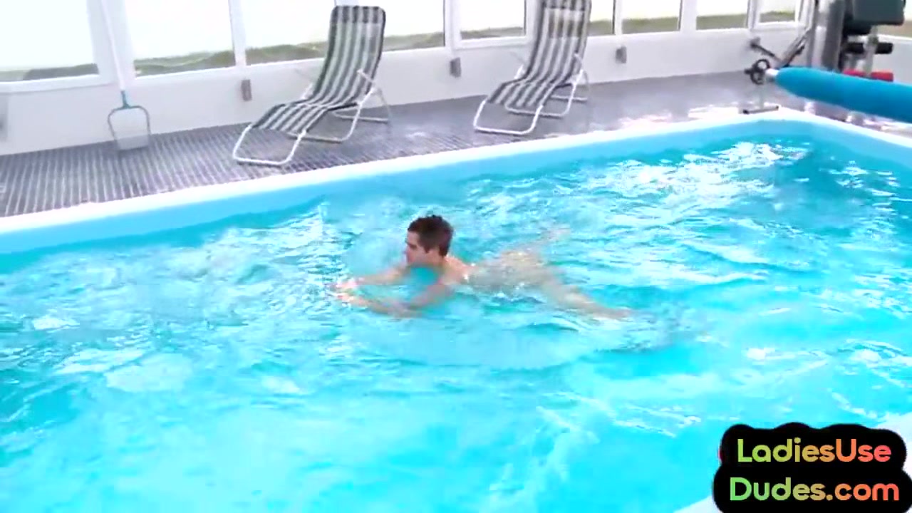 CFNM pegging femdoms fuck sub in amateur swimming pool 3some