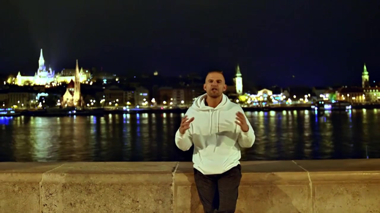 The very special lesson of the sports teacher Alysha… - Jacquie et Michel TV