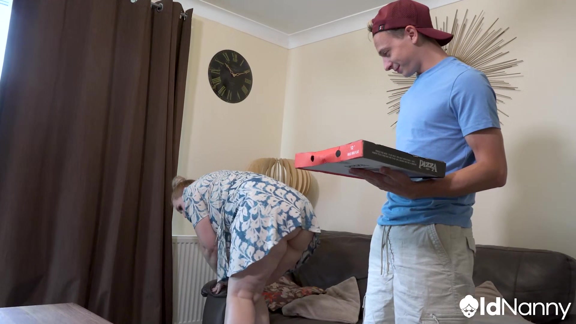 MILF Becky Gives The Pizza Guy A Steamy Payment - AGEDLOVE