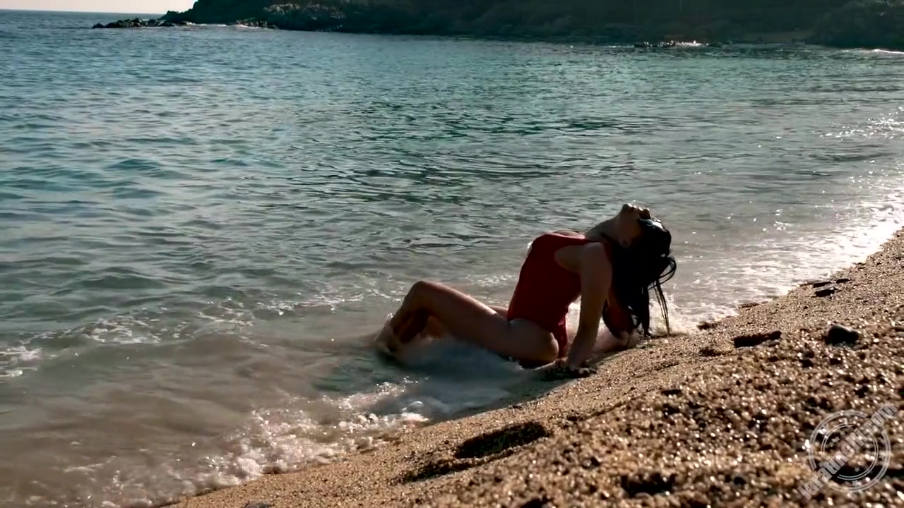 Lara Tinelli In Hot Summer Time