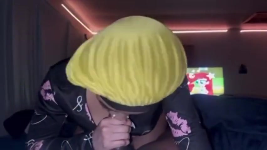 Red Bone In Pretty Loves To Choke On My Bbc