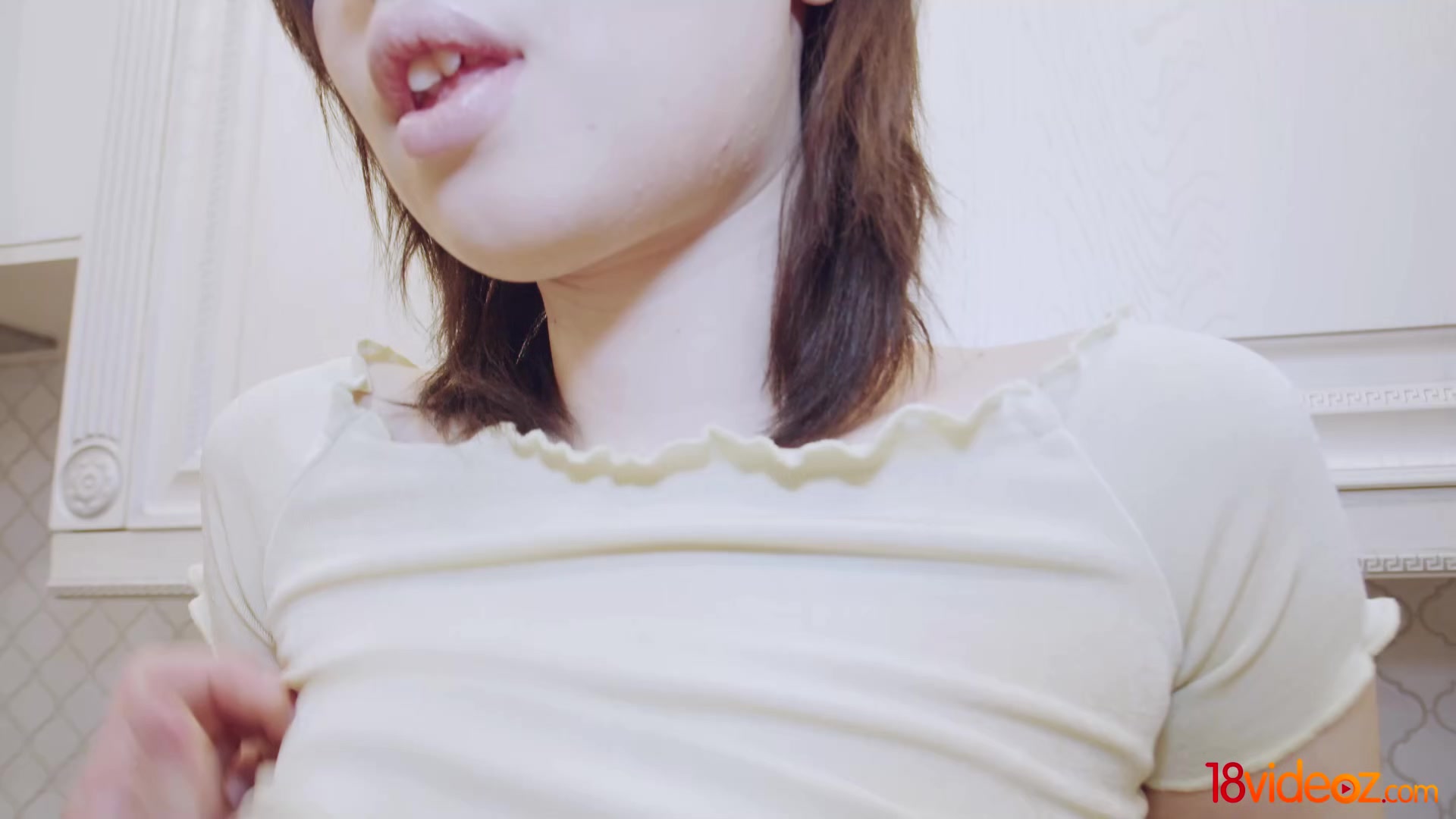 18 Videoz - Karolina Geiman - Shaved teen 18+ pussy kitchen fuck