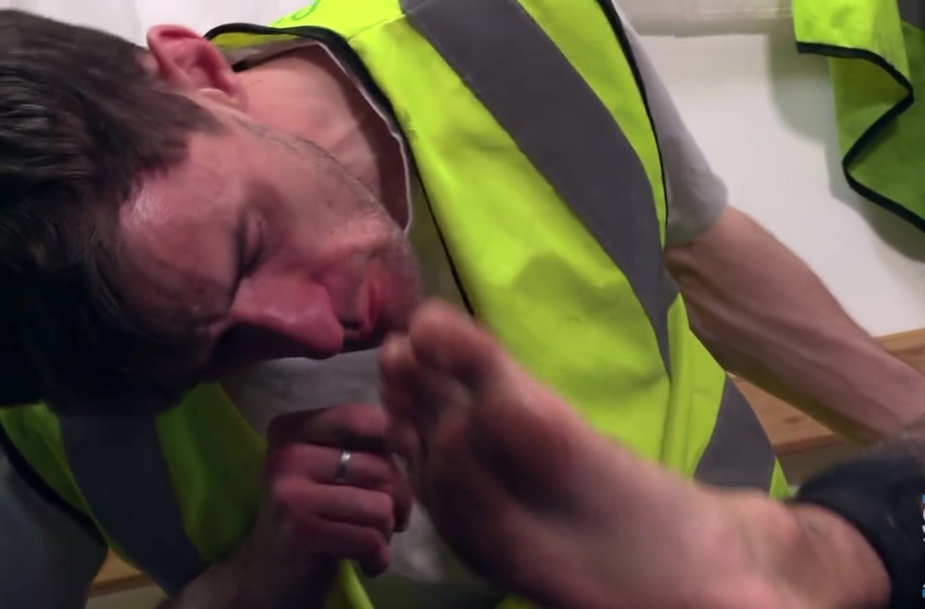 Fuck hot stinky worker feet licking cum