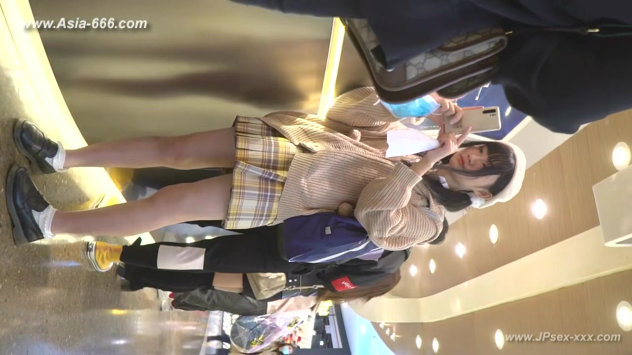 peeping chinese amateur upskirt.129