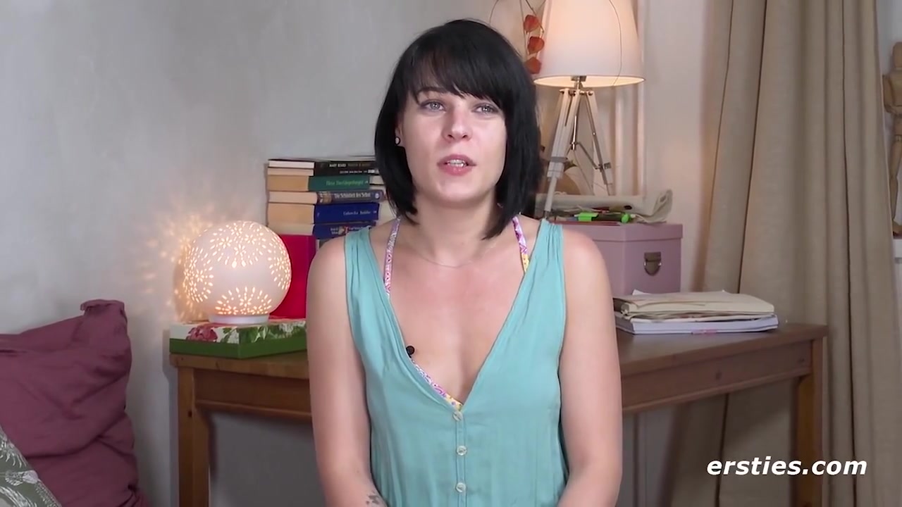 Studentin Aus Berlin Verwohnt Ihre Muschi Mit Dildo