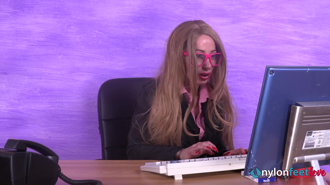 Sexy boss Ania finds out that you've got a thing for feet