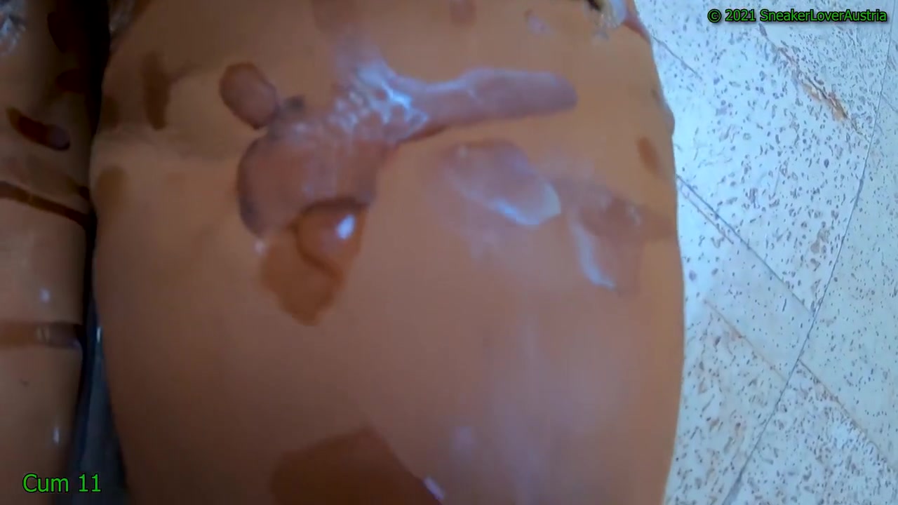 14 Cumshots On Docker Boots