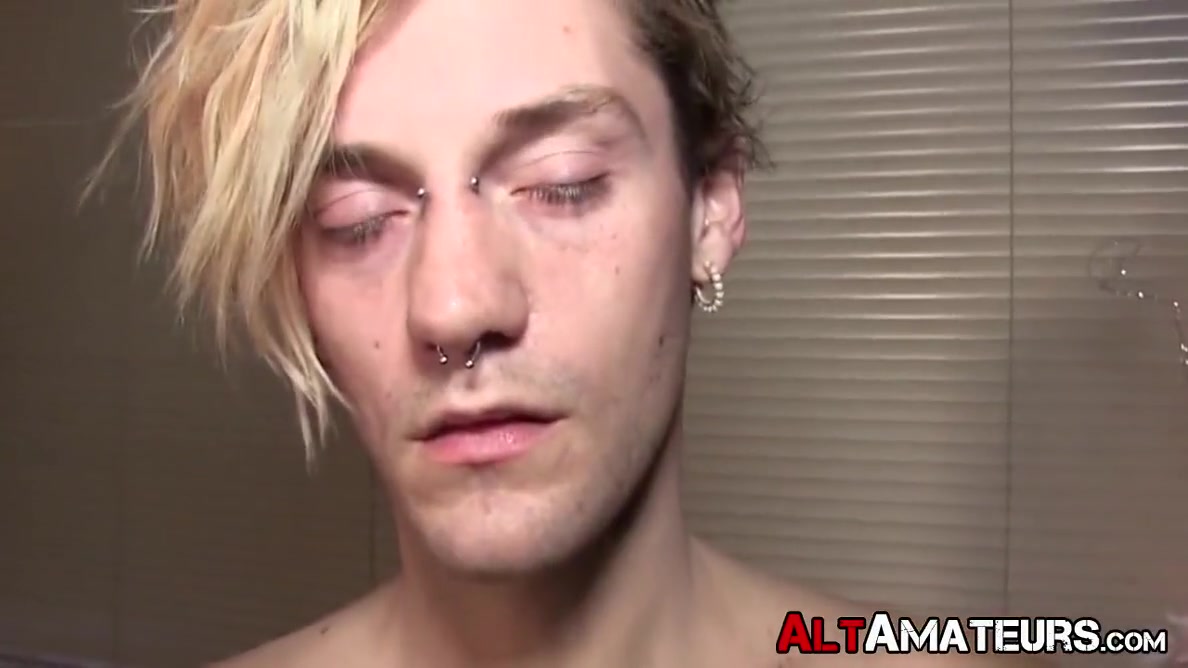 Alternative Amateur Jerking Off By The Christmas Tree