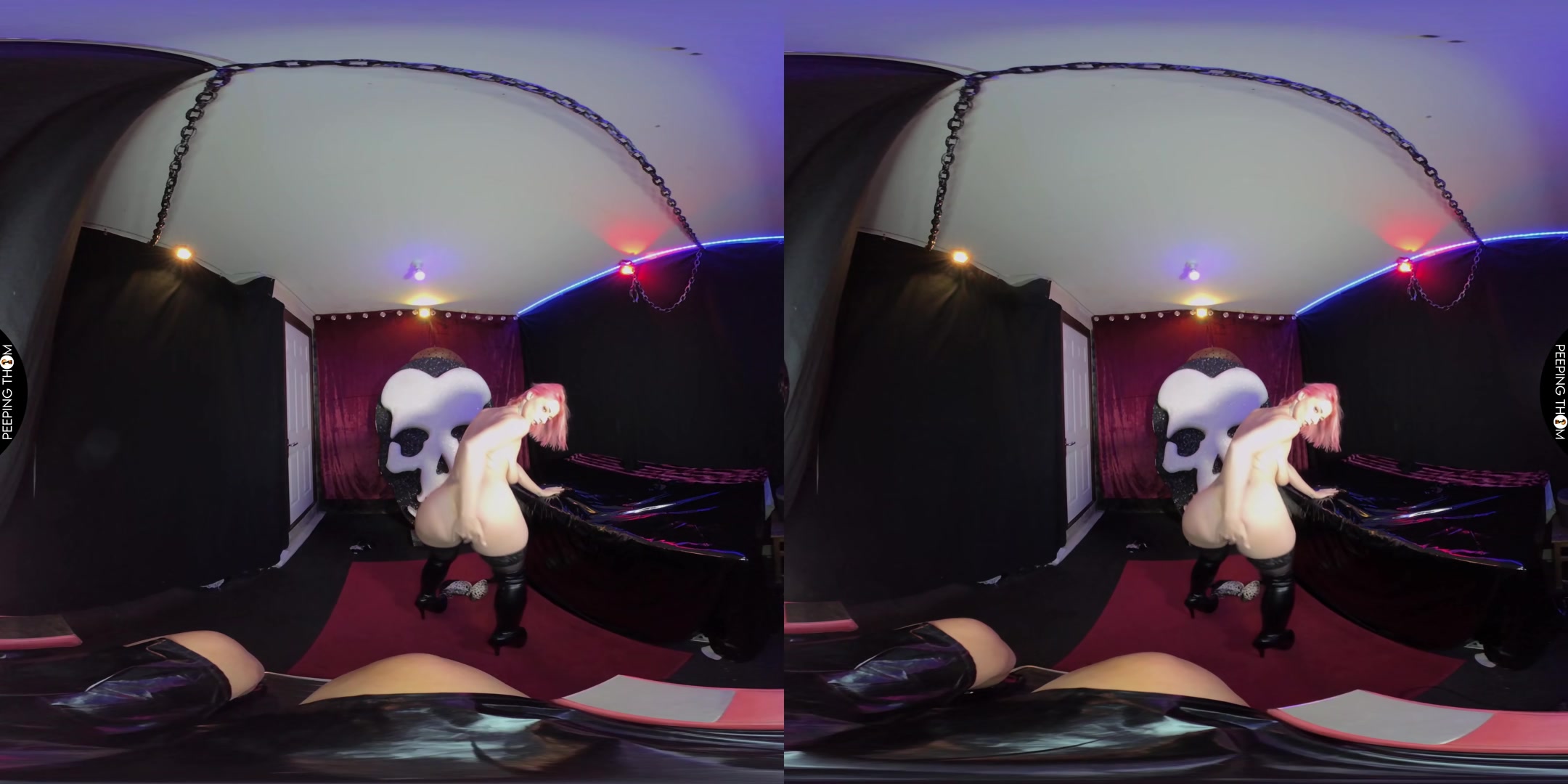 Lapdance - PeepingThom