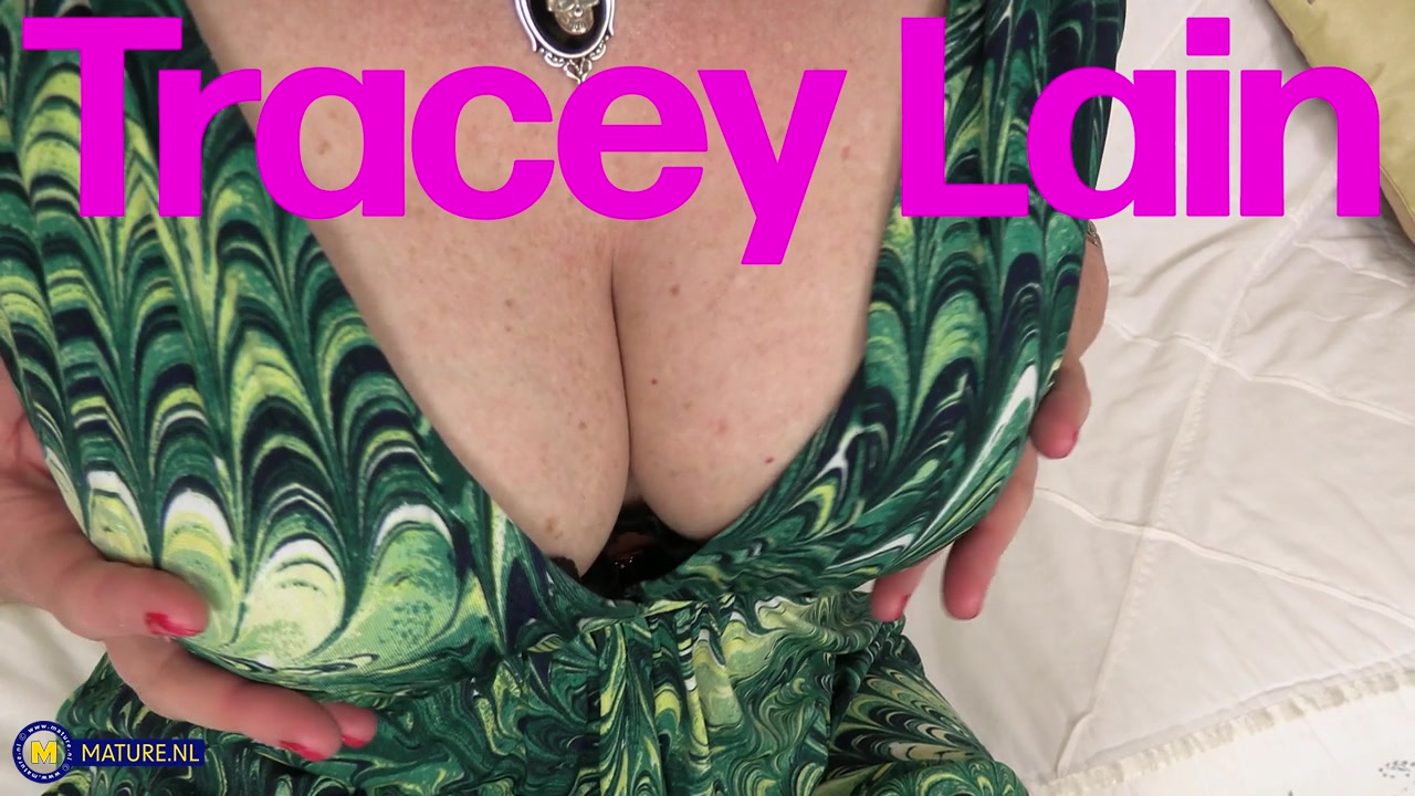 Masturbating Tall British Milf Tracey Lain With Her Perfect Ass Gets Very Naughty
