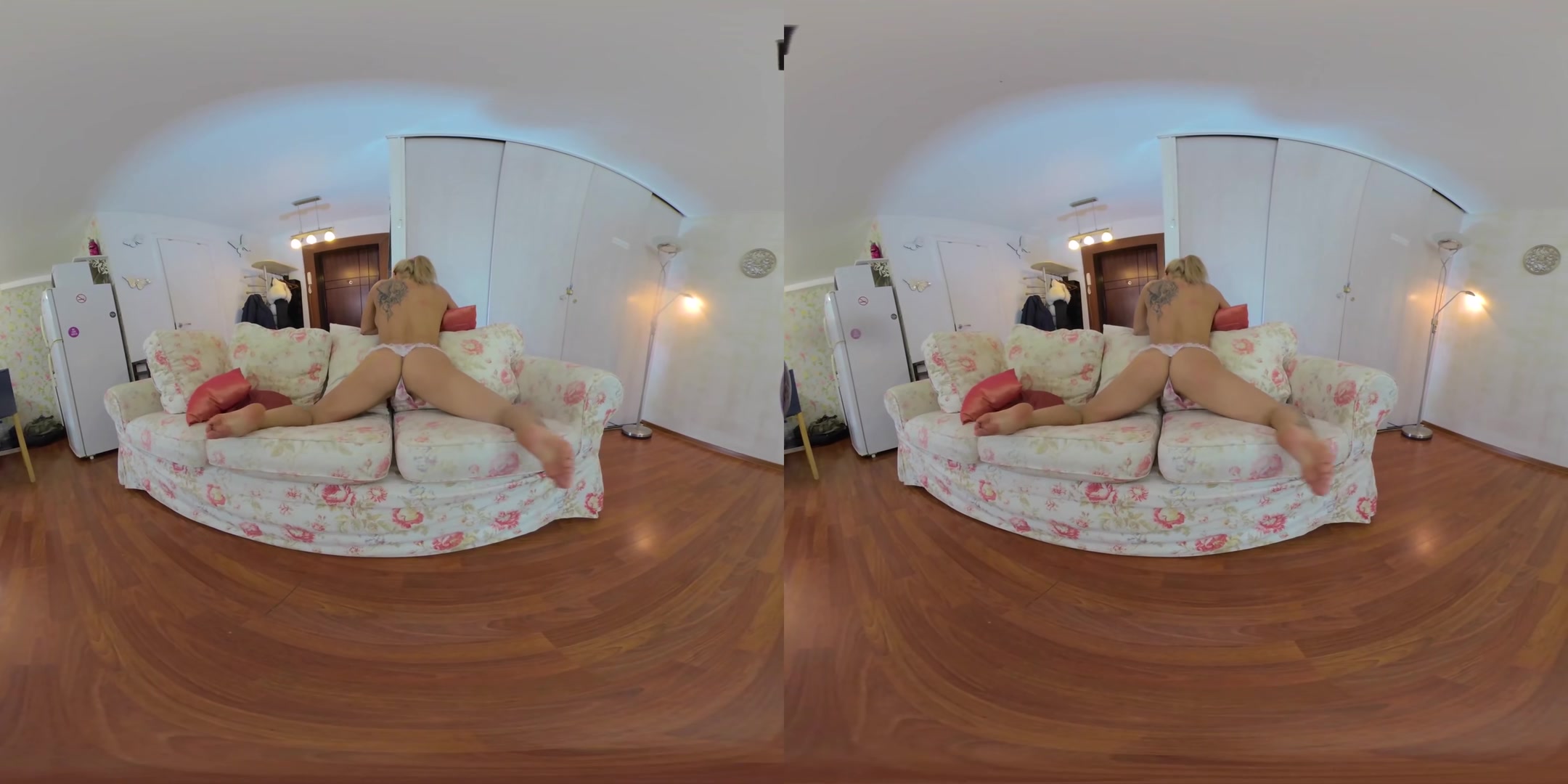 Hot Muscule Flexy Blonde Milf Lulu Electra Does Gymnastics - VRmodels