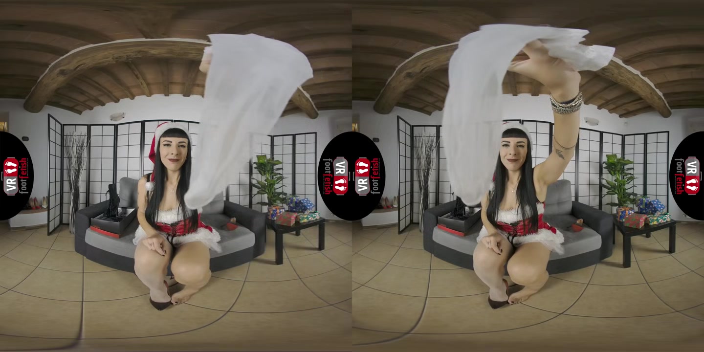 Sexy Babe Daphne Wearing Her Santa Claus Costume Enjoys Posing Her Beautiful Feet And Toes In VR - VRFootFetish