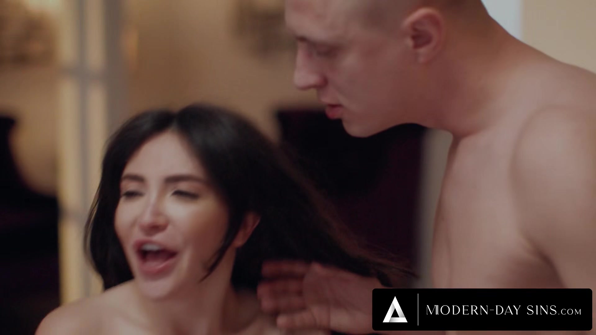 MODERN-DAY SINS - Tiny Slut's FIRST INTERRACIAL DOUBLE PENETRATION THREESOME! BIG ASS CUM BLASTS!