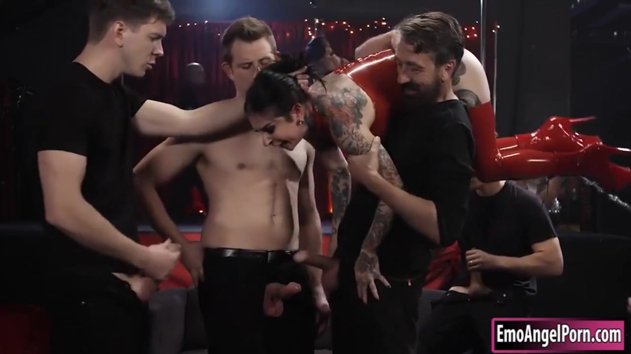 Inked Queen Takes On Five Huge Schlongs Stuff Her Holes
