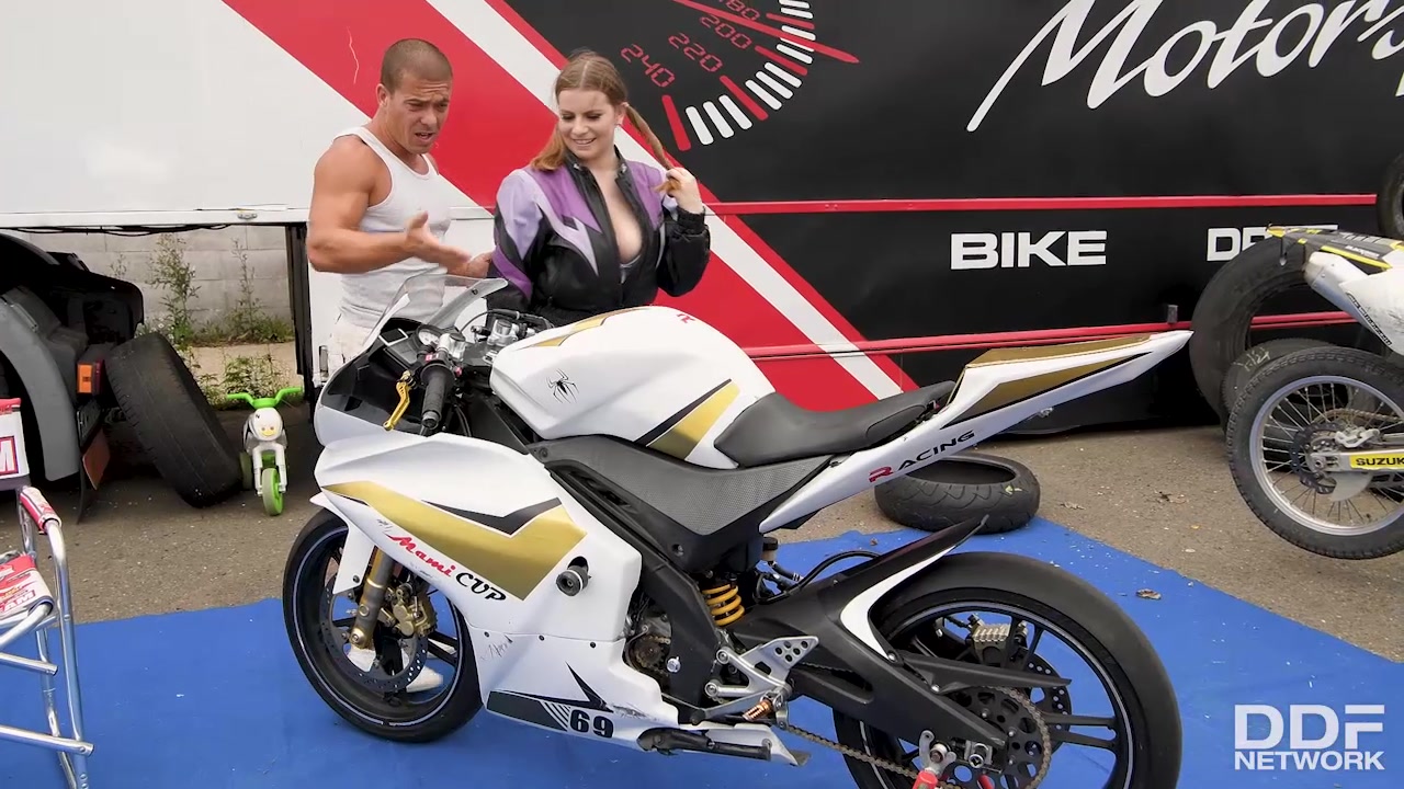 Handling the Bike Boy - PornWorld
