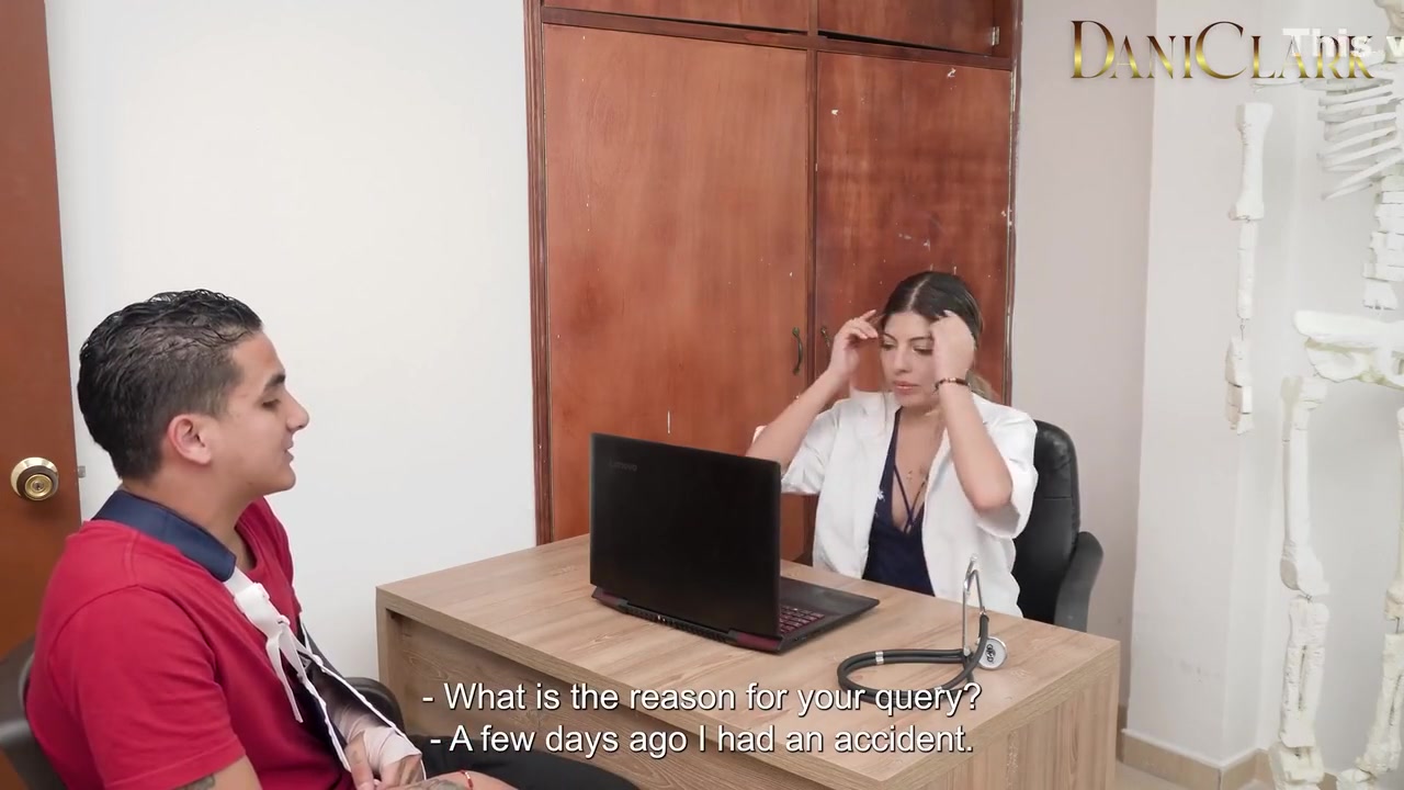 Me Cojo A Enfermera Despues De Consulta / Shaira