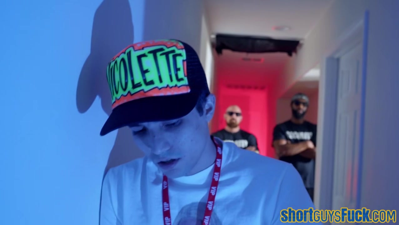 short guy pussyfucking MILF doggystyle