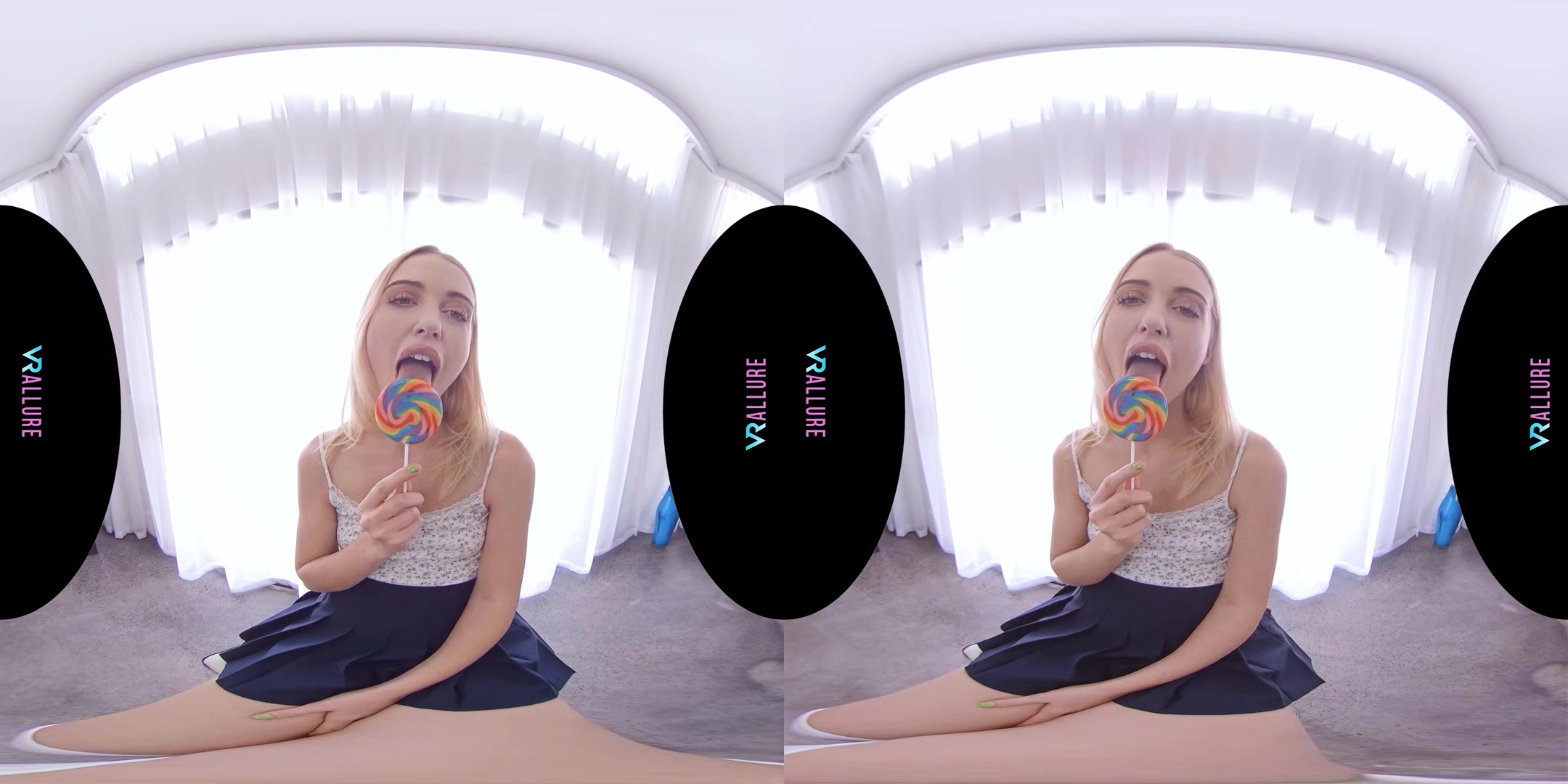 VRALLURE Chloe Can Pop Your Cherry!