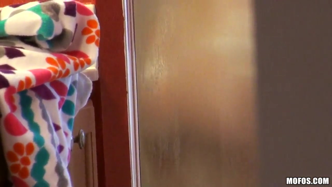 Megan Piper sucks big dick after a shower