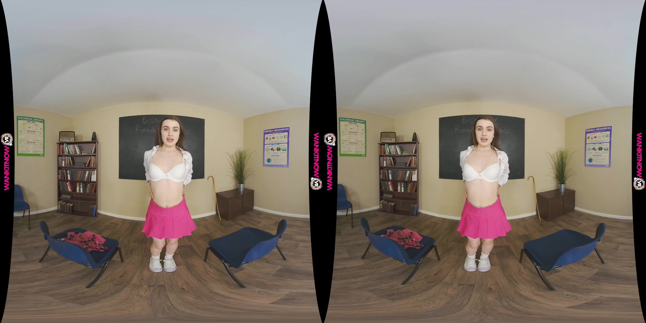 Send Nudes featuring Lola Rae - WankitNowVR