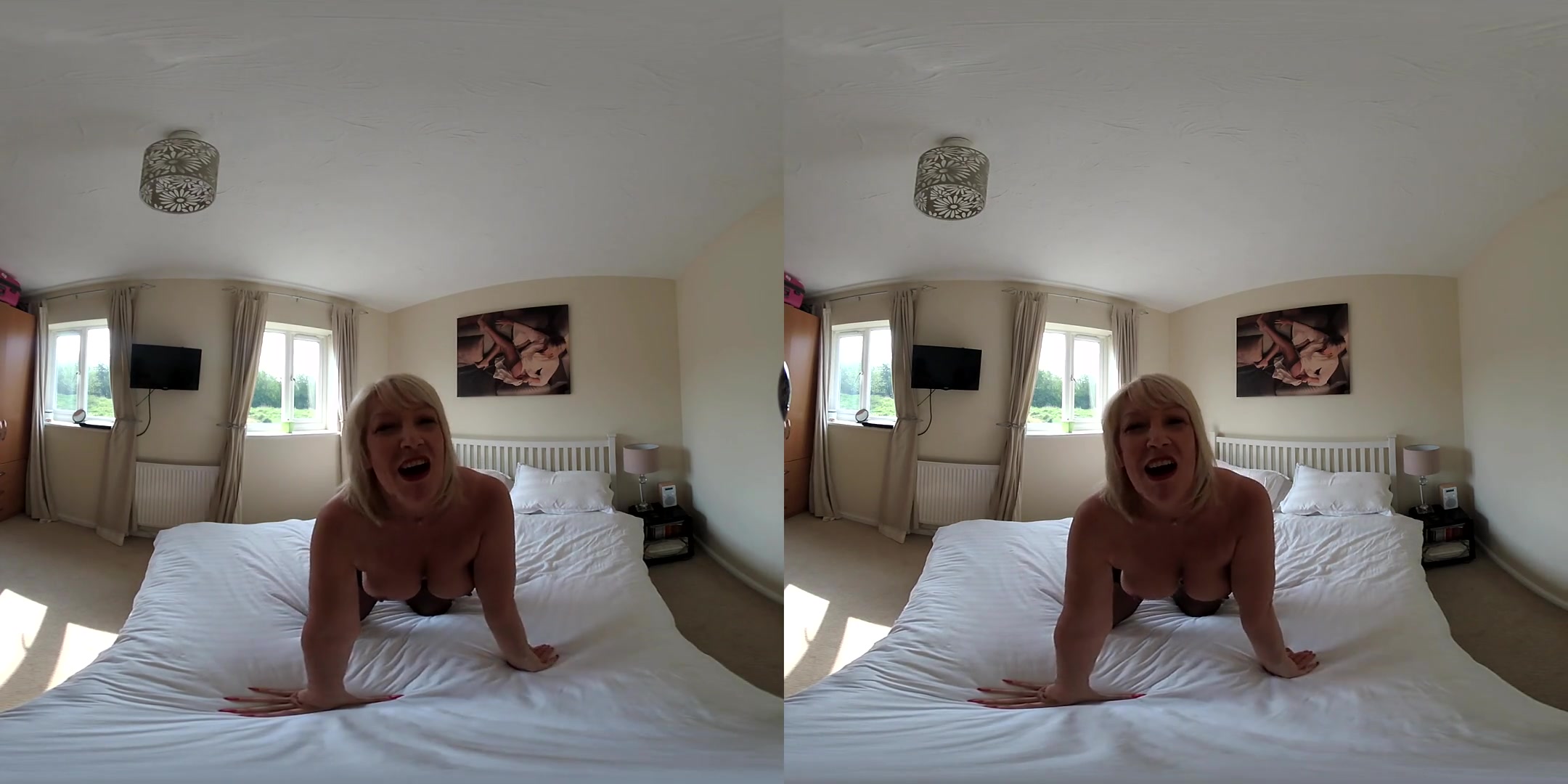 Amy Goodhead in UK Milf Amy Pleasures Herself - JimmyDraws