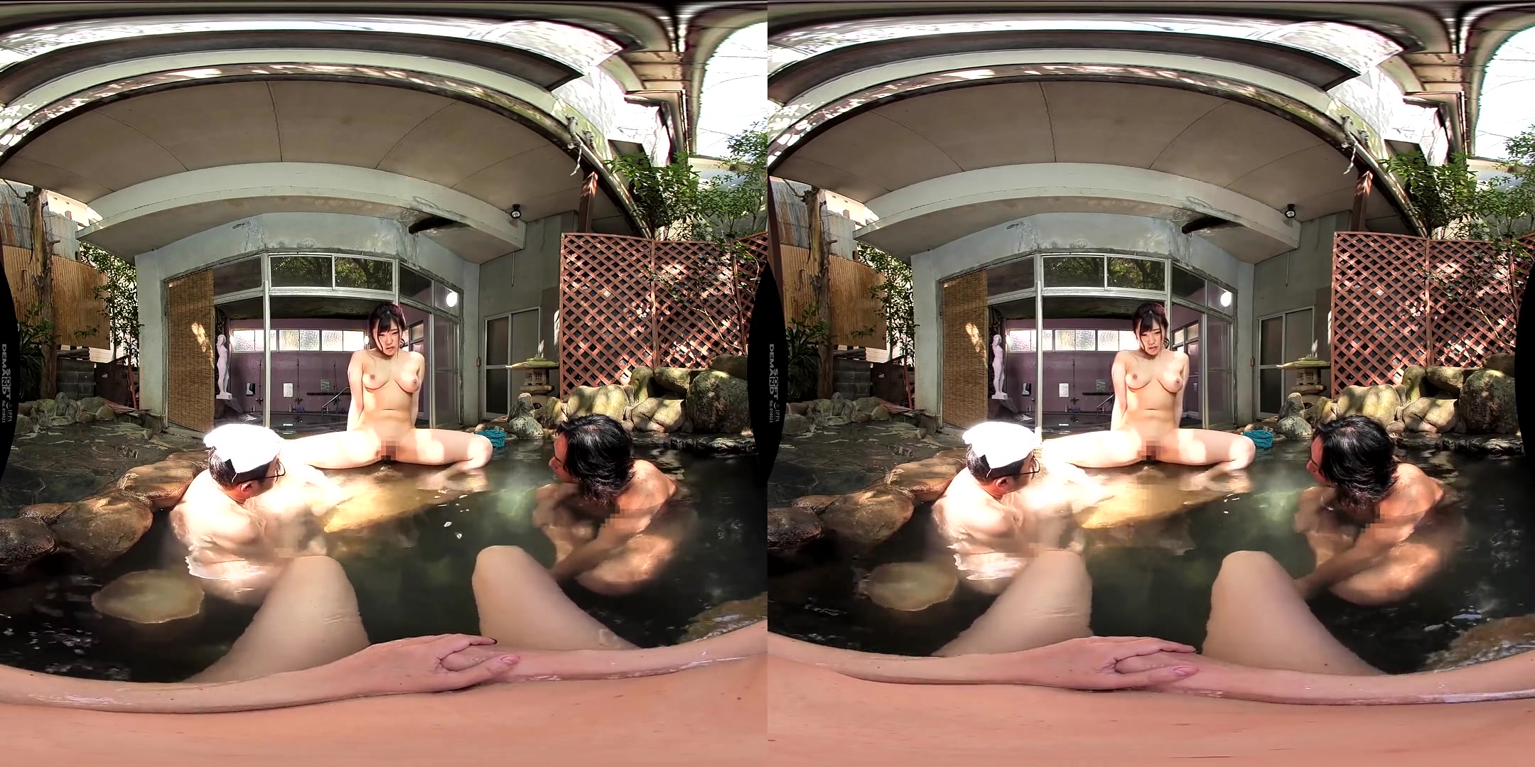I Was in the Hot Springs When I Suddenly Realized I was Being Filmed! - Asian Hot Tub Sex