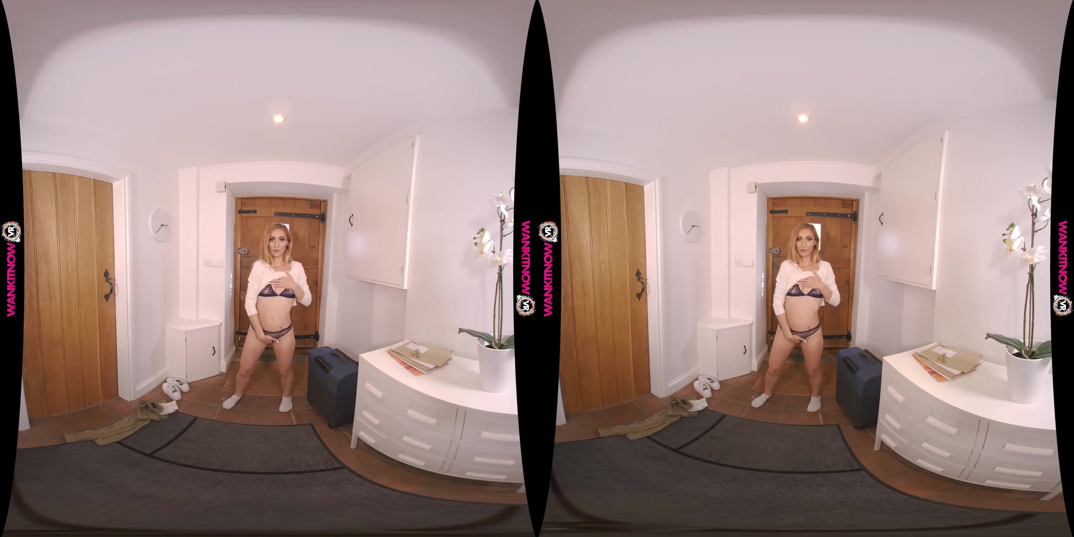 Crazy Wank - Wild teen 18+ Striptease - SexLikeReal