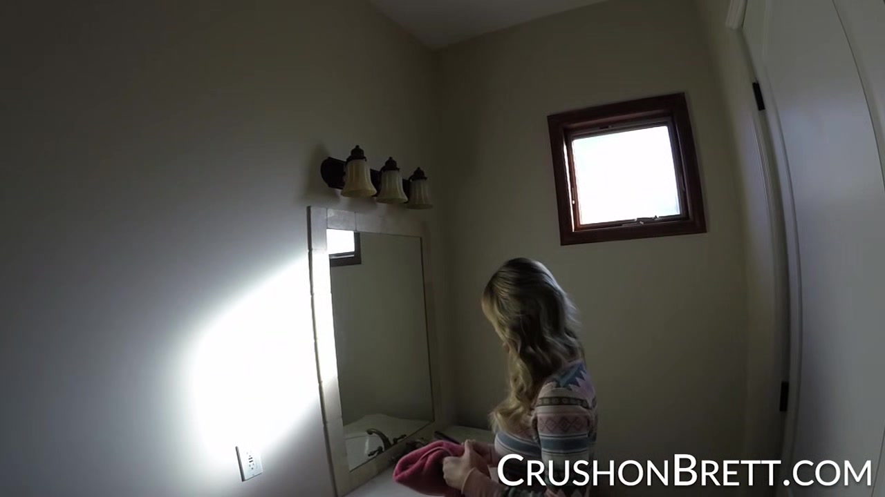 Brett Rossi - Brett Rossi Finger Fucking Herself On The Sink